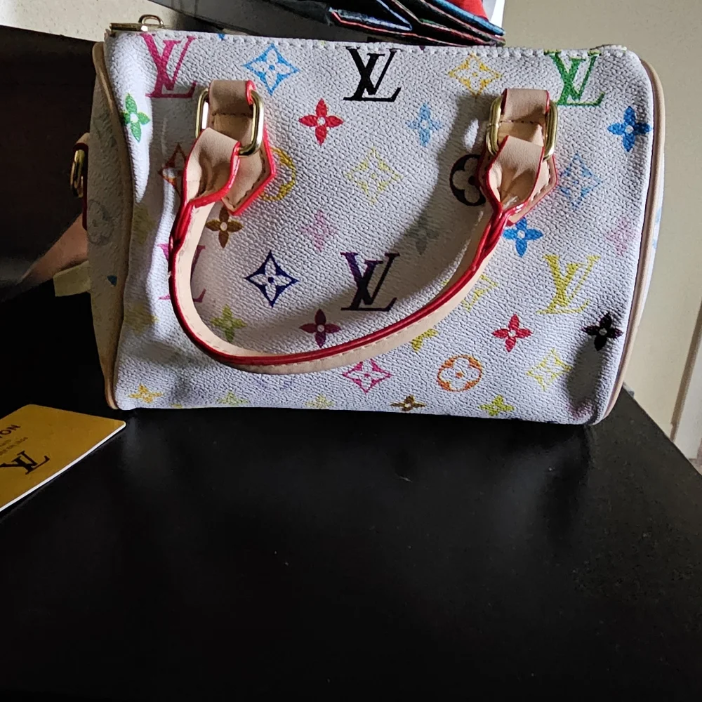 Luxury Designer Bag - Picture 3 of 9